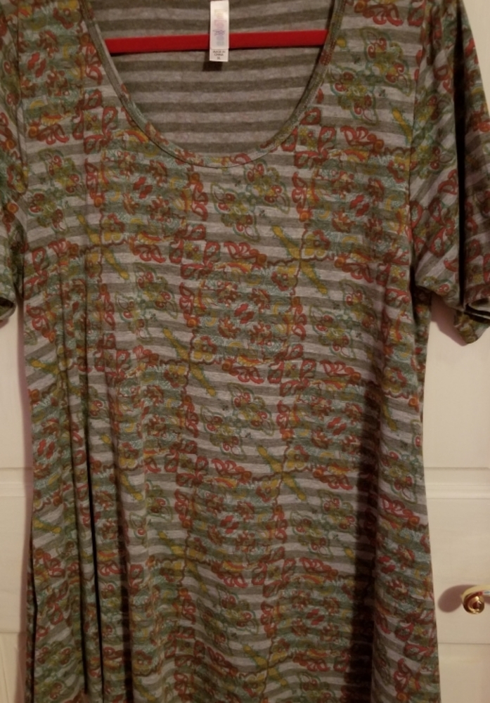 Lularoe top